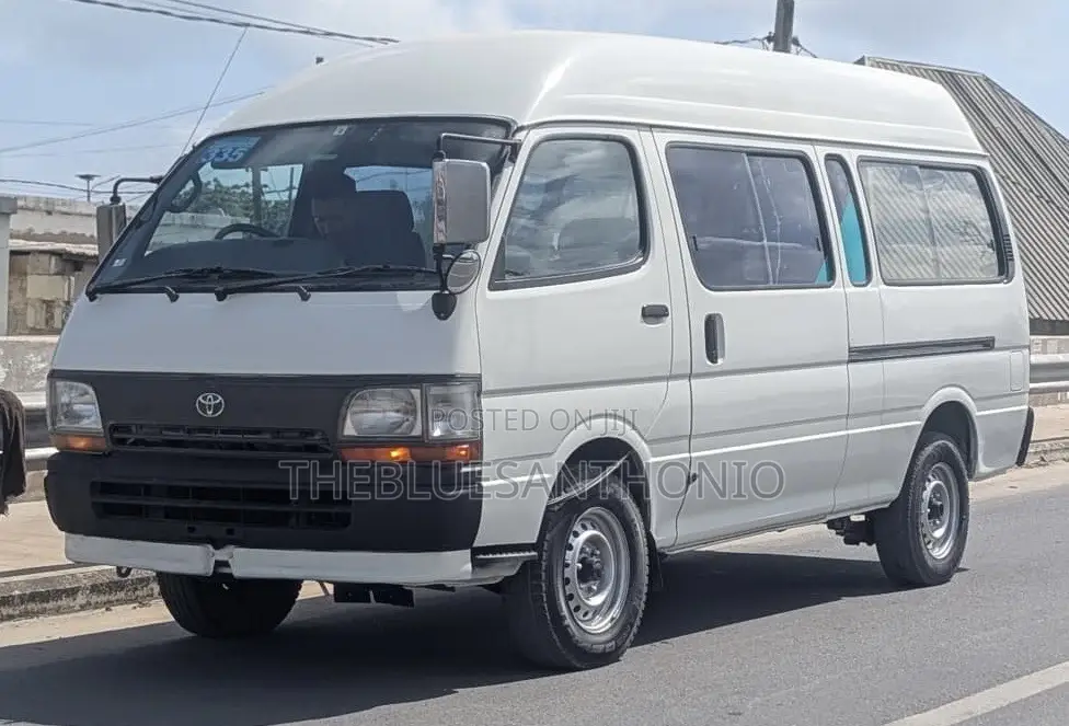 Toyota HiAce 2002 White