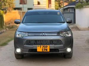 Mitsubishi Outlander 2013 Silver