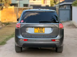 Mitsubishi Outlander 2013 Silver