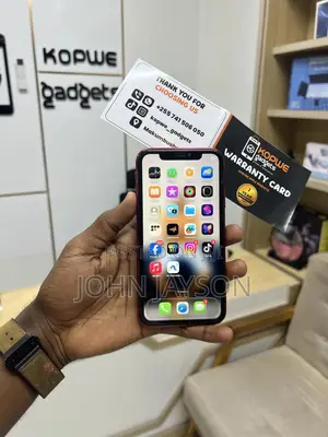 Apple iPhone 11 64 GB Red