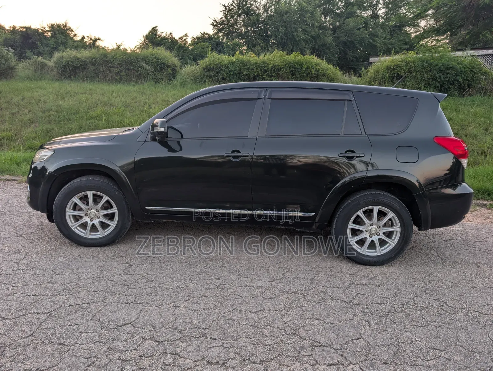 Toyota Vanguard 2011
