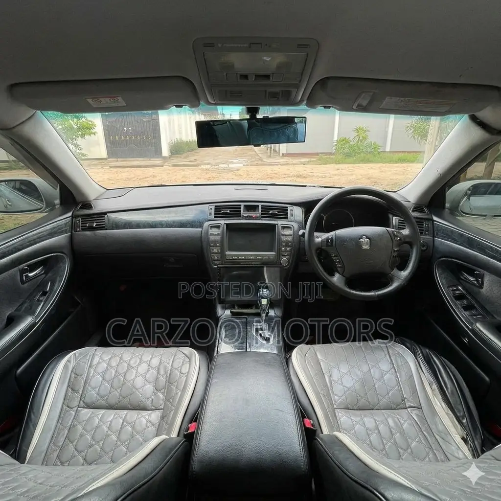 Toyota Crown 2006 Silver