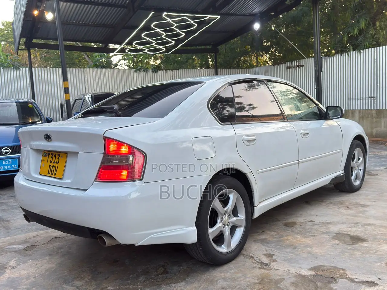 Subaru Legacy 2004 White