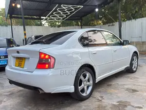 Subaru Legacy 2004 White