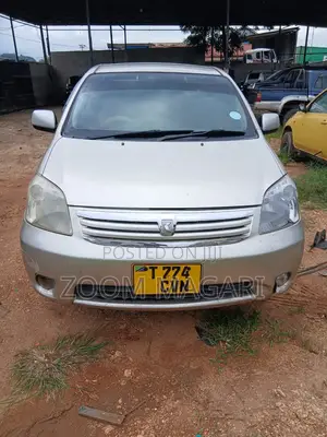 Toyota Raum 2004 Beige
