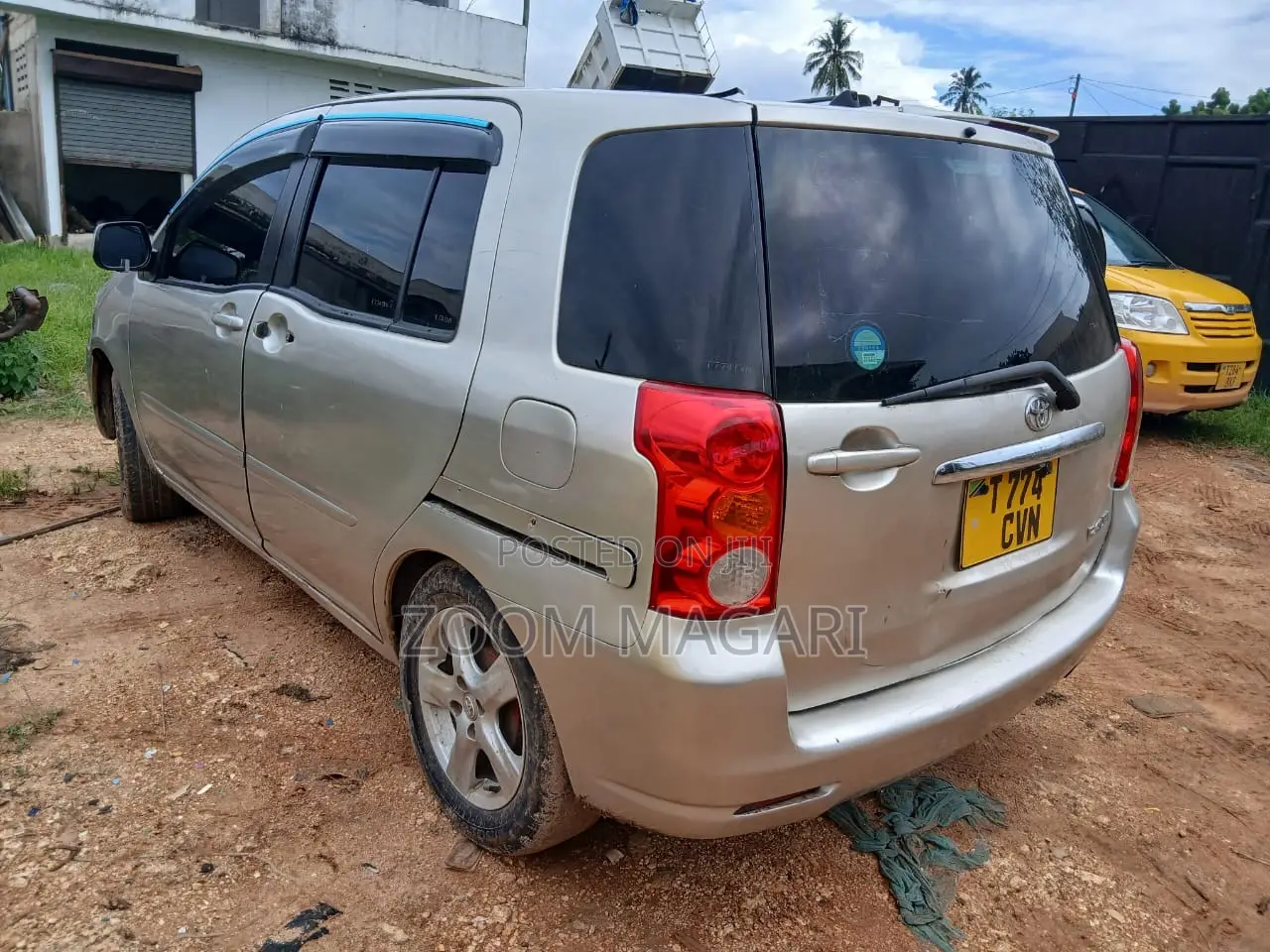 Toyota Raum 2004 Beige