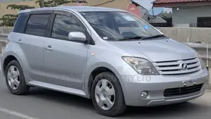 Toyota IST 2005 Silver