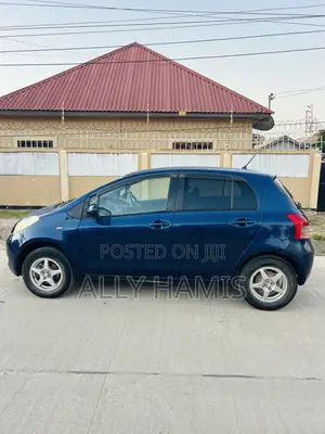 Toyota Vitz 1.3 FWD 5dr 2010 Blue