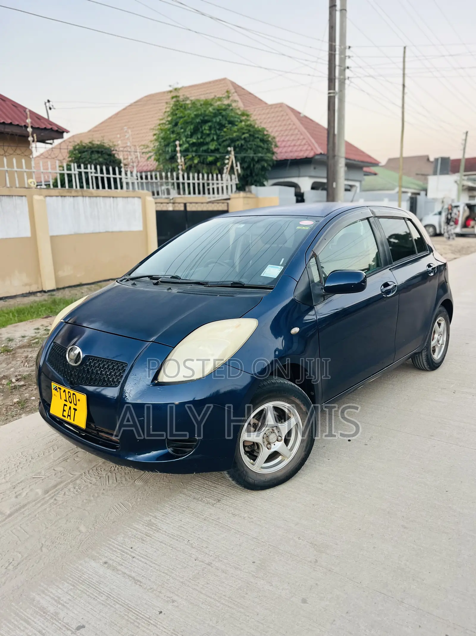 Toyota Vitz 1.3 FWD 5dr 2010 Blue