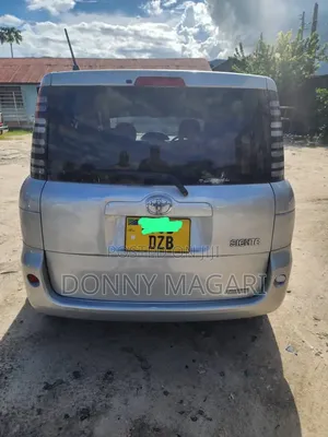 Toyota Sienta 2005 Silver