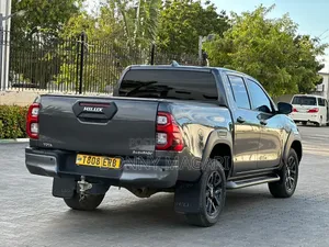 Toyota Hilux 2023 Gray