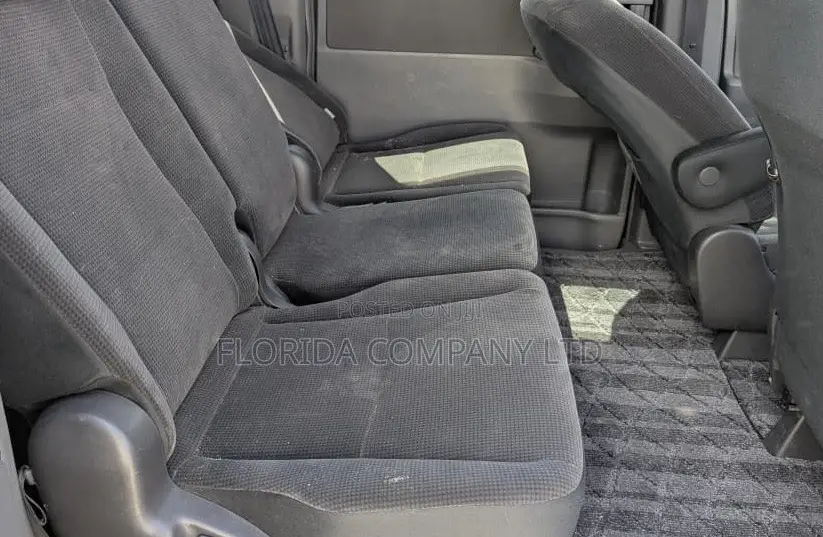 Toyota Noah 2008 Gray