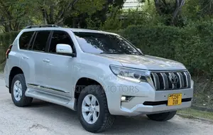 Toyota Land Cruiser Prado 2018 Silver