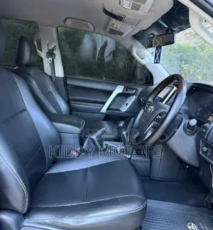 Toyota Land Cruiser Prado 2018 Silver