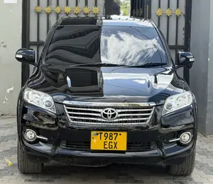 Toyota Vanguard 2013 Black