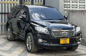 Toyota Vanguard 2013 Black
