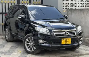 Toyota Vanguard 2013 Black