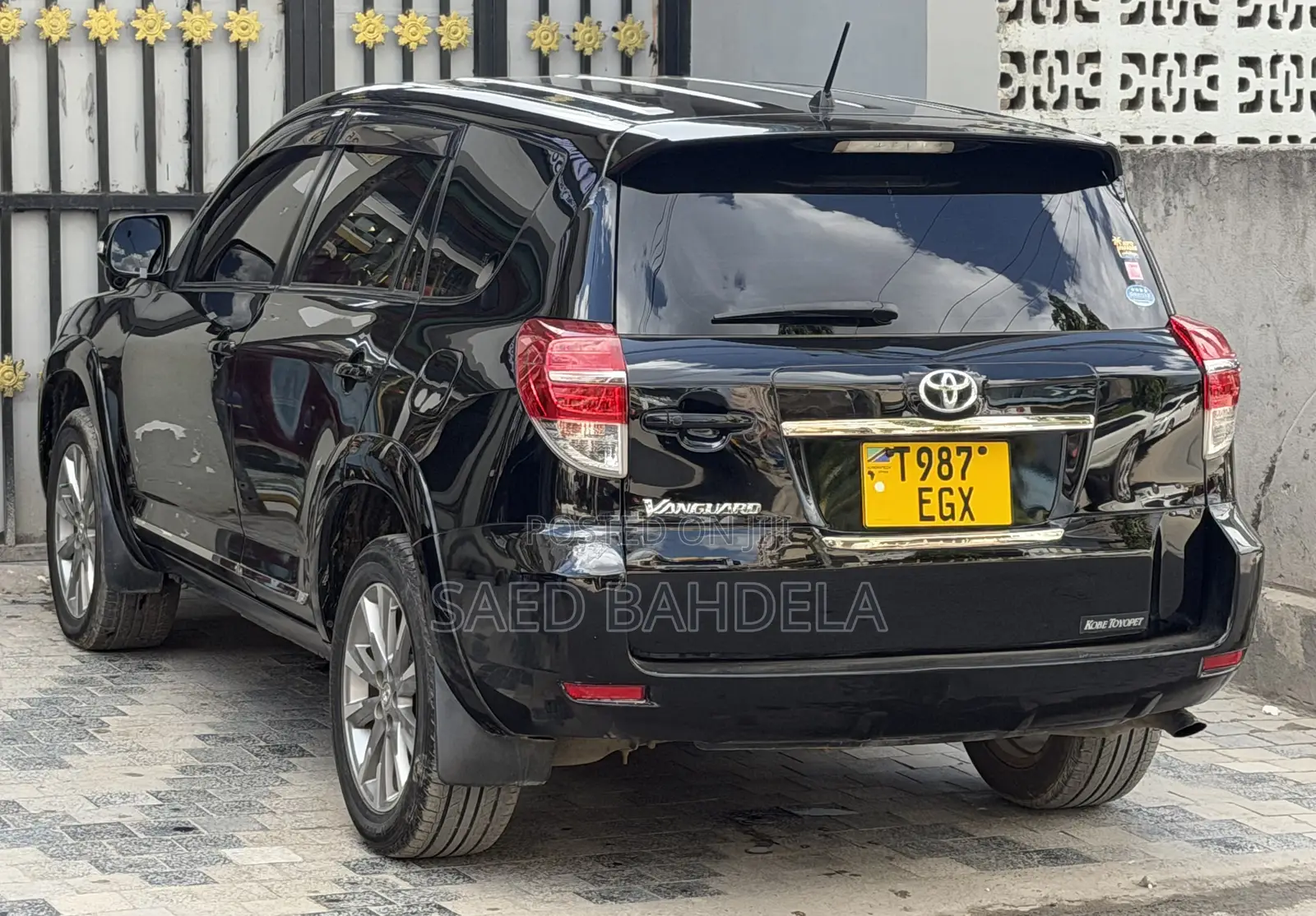 Toyota Vanguard 2013 Black