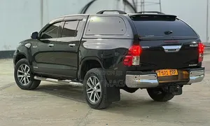 Toyota Hilux 2019 Black