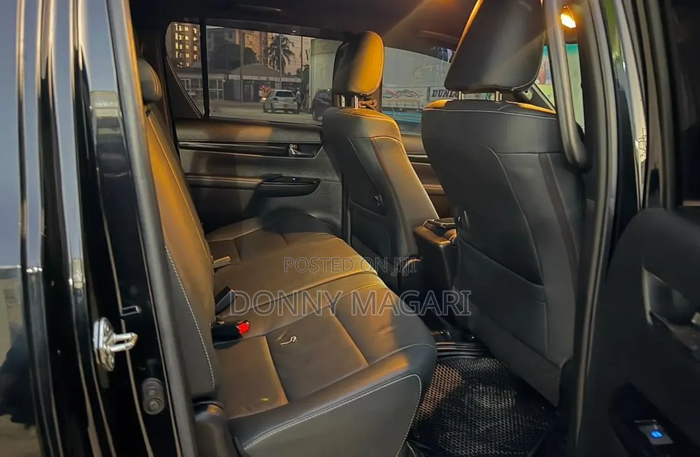 Toyota Hilux 2019 Black