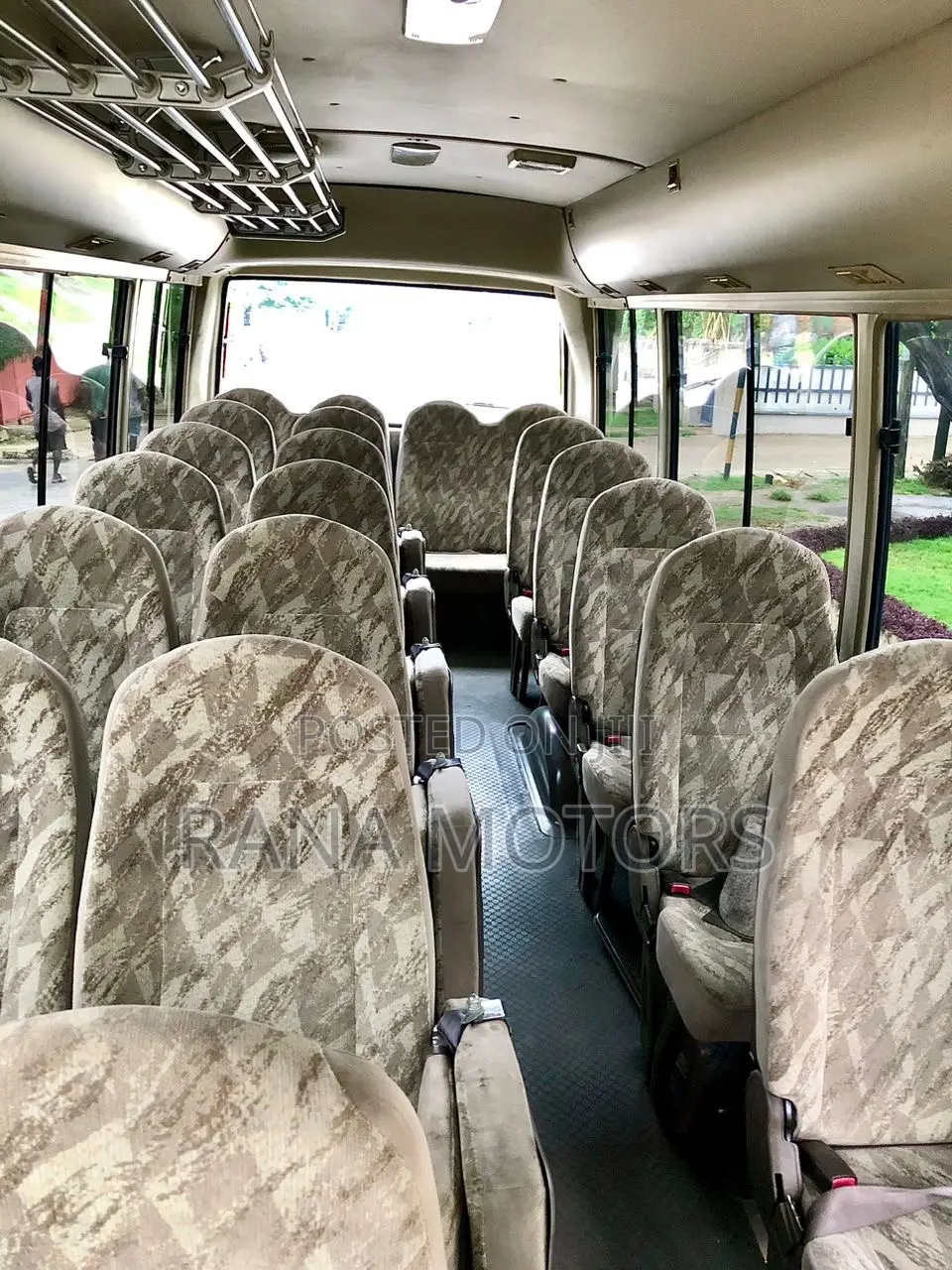 Mitsubishi Fuso Rosa 2001 White