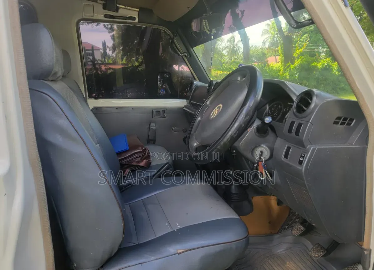 Toyota Land Cruiser 2015 White