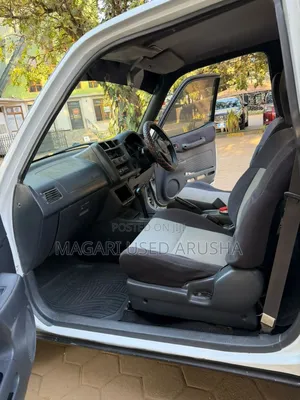 Toyota RAV4 Automatic 2000 White