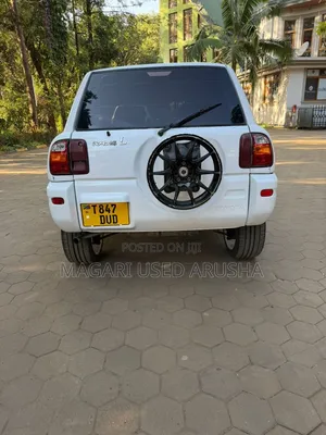 Toyota RAV4 Automatic 2000 White