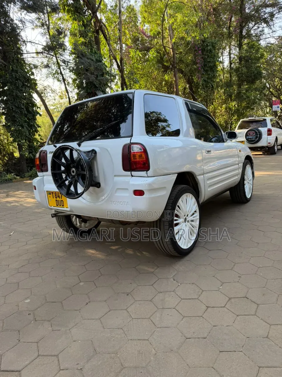 Toyota RAV4 Automatic 2000 White