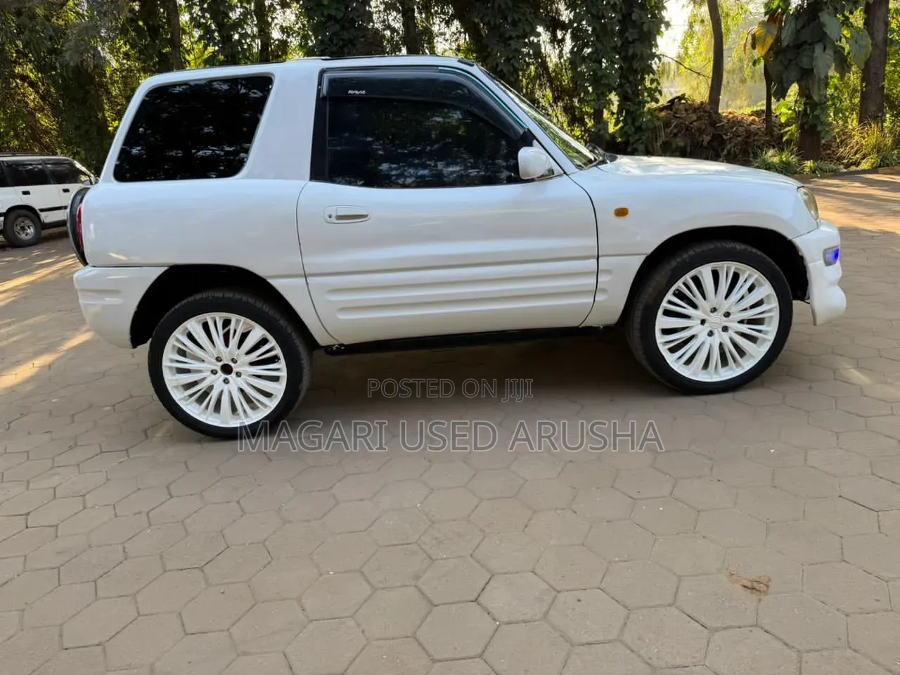 Toyota RAV4 Automatic 2000 White