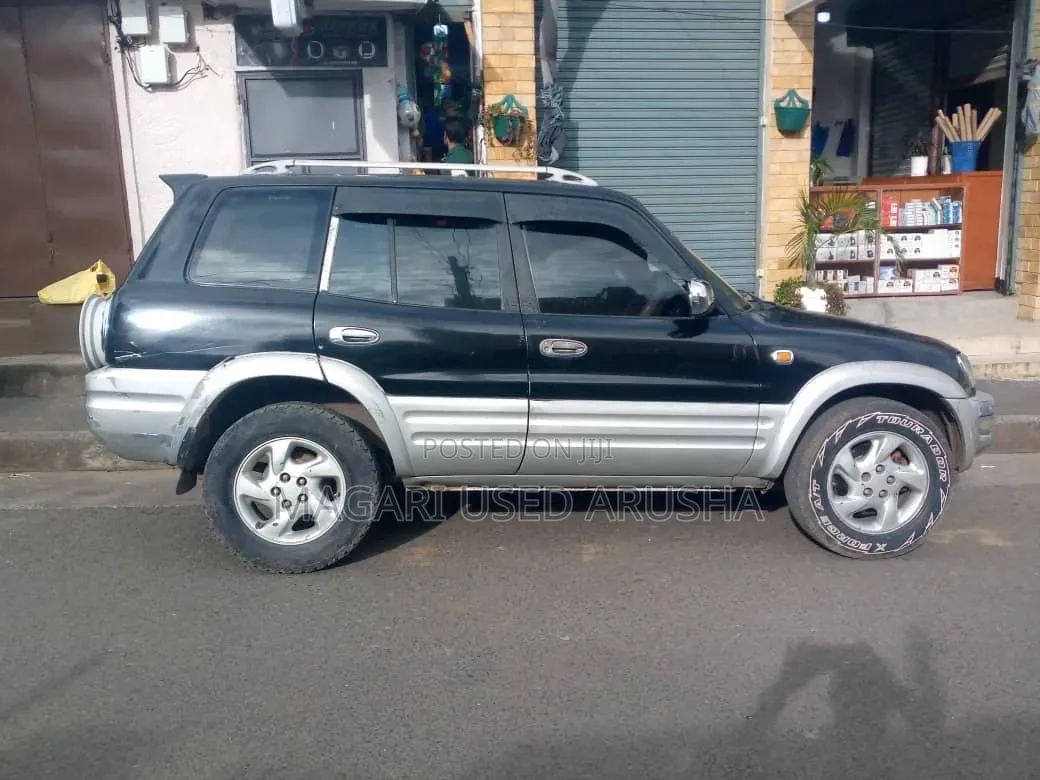 Toyota RAV4 1999 Black