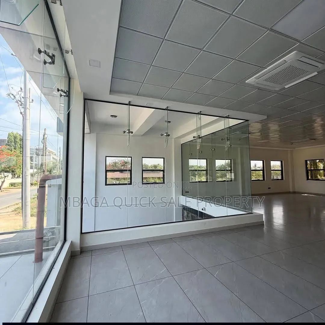 New Office Area SQM 200 for Rent at Masaki