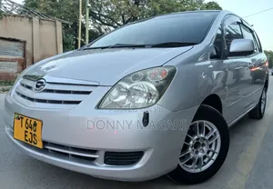 Toyota Corolla Spacio 2004 Silver