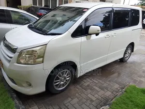 Toyota Noah 2009 White