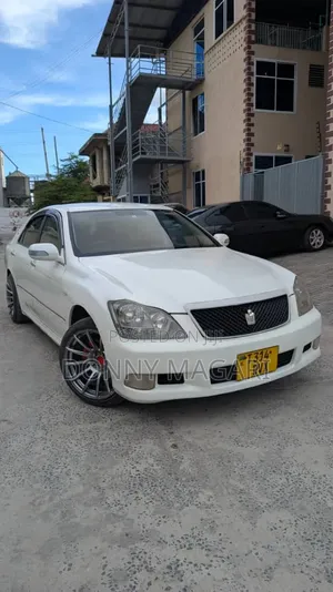 Toyota Crown Royale 2005 White