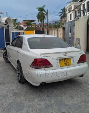 Toyota Crown Royale 2005 White
