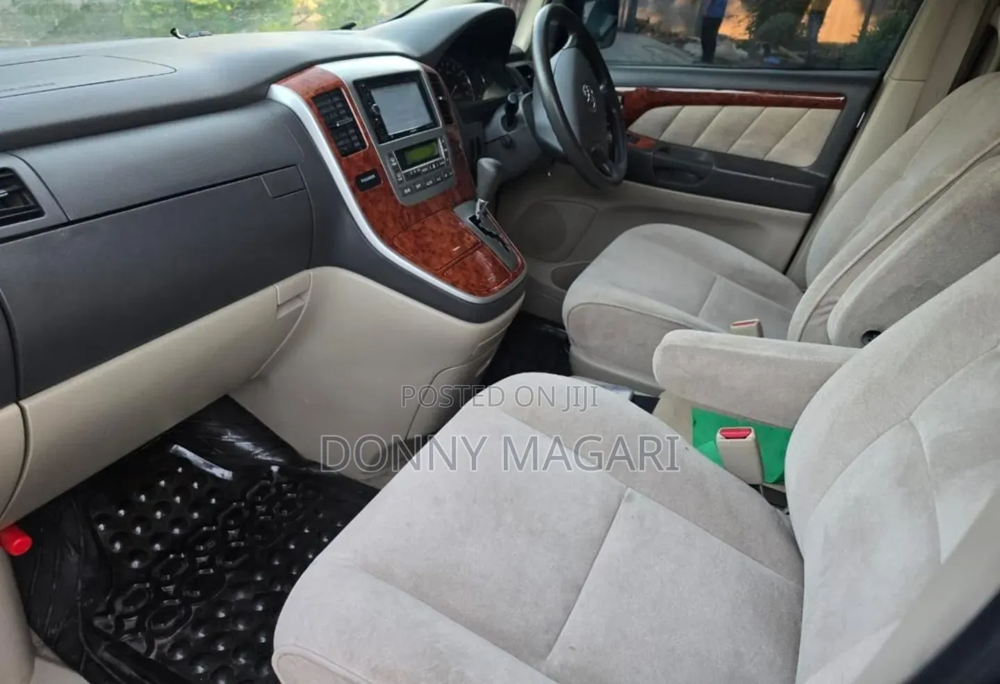 Toyota Alphard 2004 Black