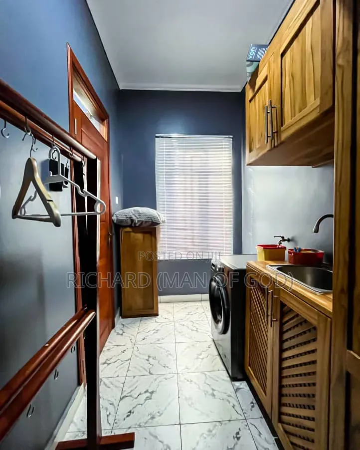 Furnished 2bdrm Bungalow in Gomba Estate, Central Business Area