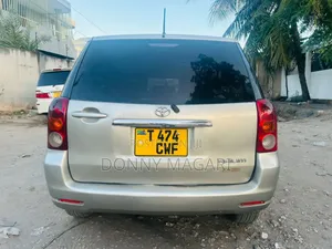Toyota Raum 2007 Silver