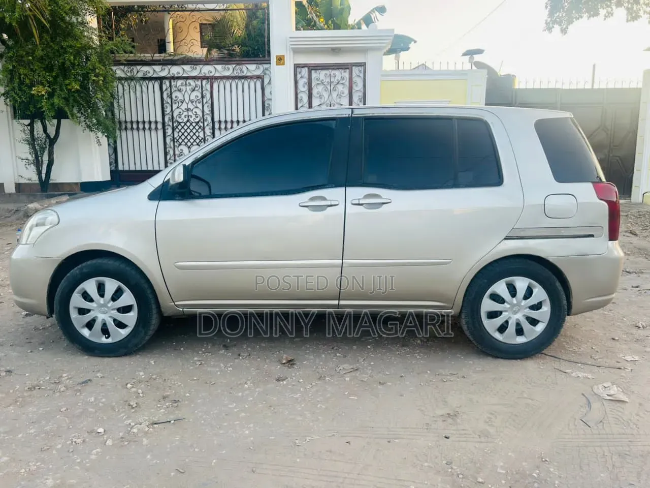 Toyota Raum 2007 Silver