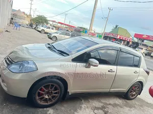 Nissan Tiida 2010 Gold
