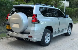 Toyota Land Cruiser Prado 2018 Silver
