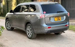 Mitsubishi Outlander 2013 Gray