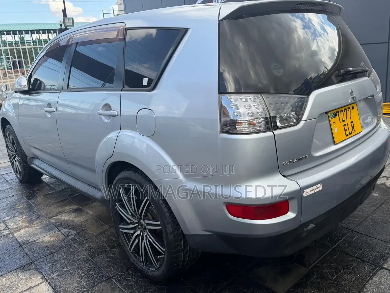 Mitsubishi Outlander 2010 Silver