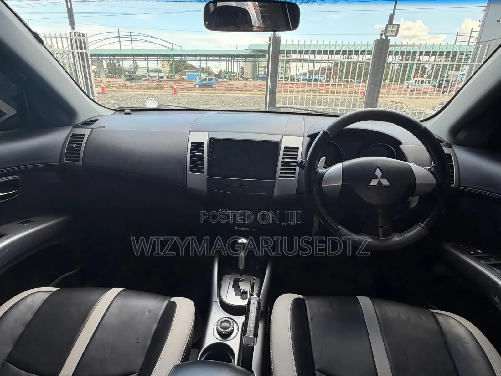 Mitsubishi Outlander 2010 Silver