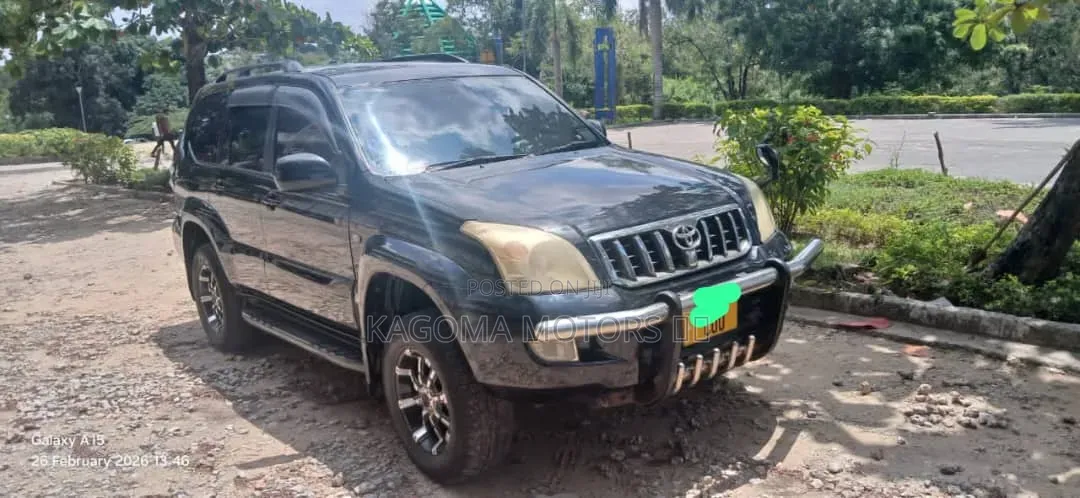 Toyota Land Cruiser 2005 Black