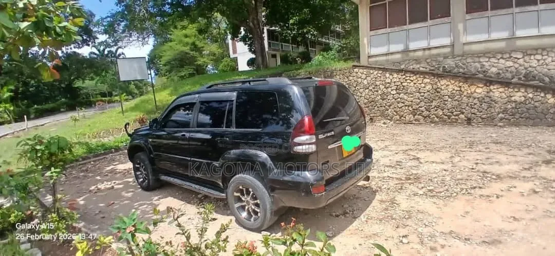 Toyota Land Cruiser 2005 Black