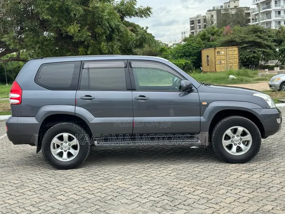 Toyota Land Cruiser Prado 2006 Gray