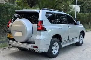 Toyota Land Cruiser Prado 2018 Silver