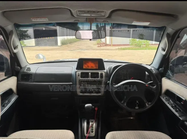 Mitsubishi Pajero 2001 Silver